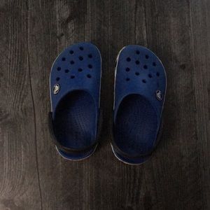 EUC crocs shoes size 9